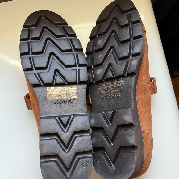 Vionic Women's Tan Suede Carmen Mary Jane - Picture 6 of 8